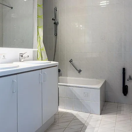 Apartment Grand E4 *