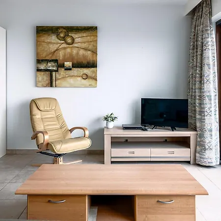 Grand E4 Apartment *